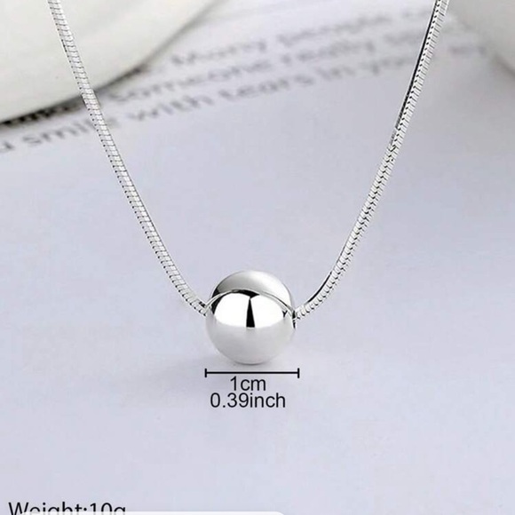 New round pendant necklace - Picture 5 of 6